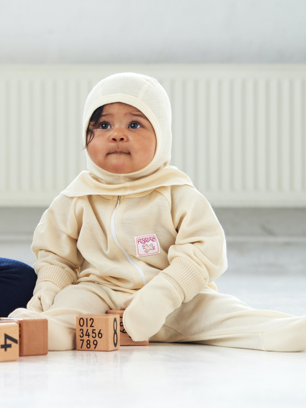Ruskovilla's baby outdoor set in organic merino wool in white